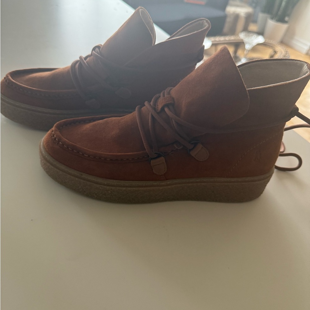 Hush Puppies Brown Chukka Boots with Suede Upper